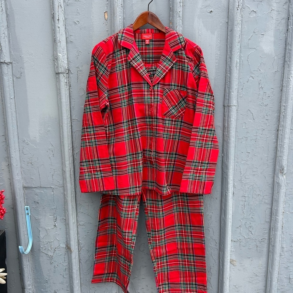 Plaid Holiday Pyjamas Set, BNWT, M
